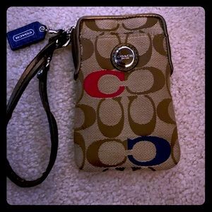 Vintage!! Coach wristlet with credit card slots